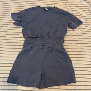 Lululemon Blue Oasis Short Sleeve Top and shorts matching set size 4 like new